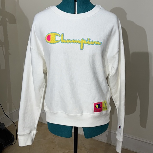 NWOT: Champion sweatshirt - Picture 3 of 12